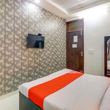 Oyo 74060 Taj Residency Hotel New Delhi Ngoại thất bức ảnh