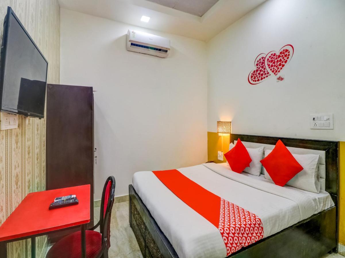 Oyo 74060 Taj Residency Hotel New Delhi Ngoại thất bức ảnh