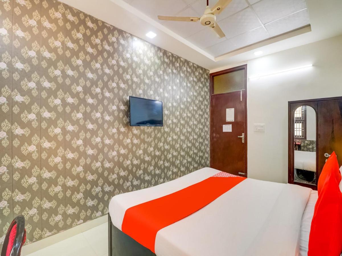 Oyo 74060 Taj Residency Hotel New Delhi Ngoại thất bức ảnh
