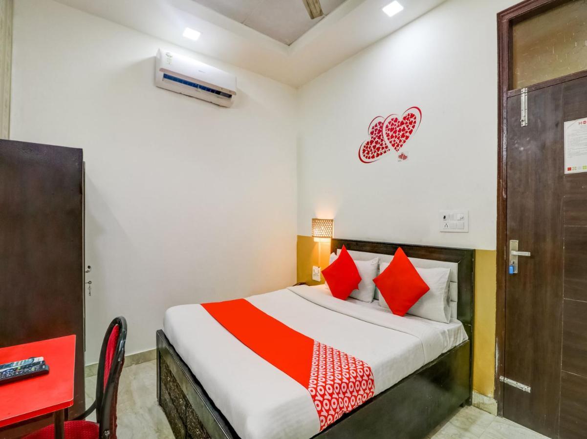 Oyo 74060 Taj Residency Hotel New Delhi Ngoại thất bức ảnh